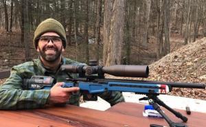 Trumpov sin pozirao sa puškom: Natpis na oružju privukao je najviše pažnje