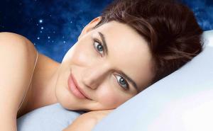 Muči vas nesanica i budite se umorni? Za sve je kriva boja posteljine