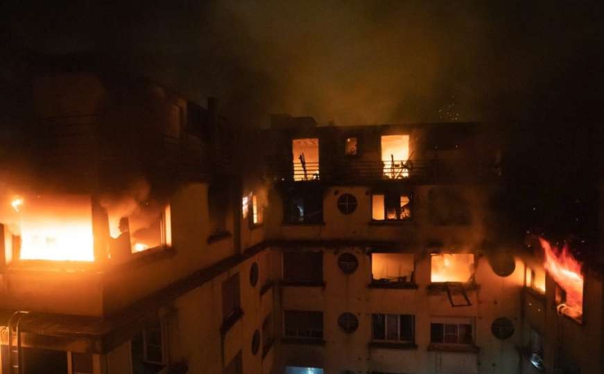 Ogroman požar satima guta zgradu u Parizu: Sedmero mrtvih