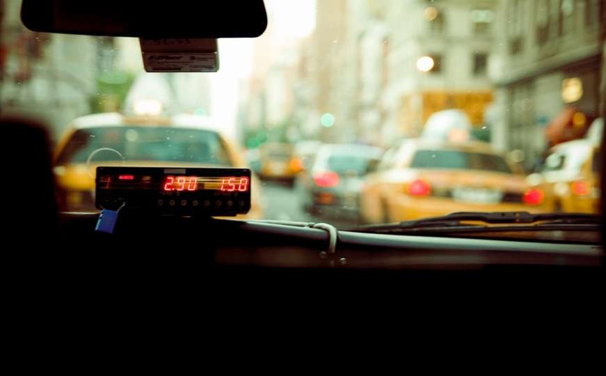Divlji taksista naplatio vožnju od pet minuta skoro 1.600 KM