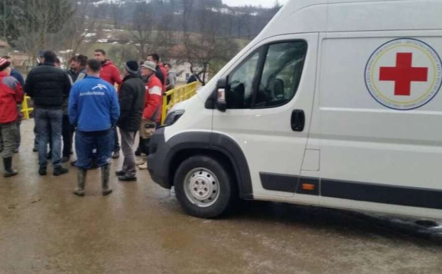 Crveni križ FBiH dostavio pomoć stanovništvu u poplavljenim područjima