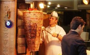 Stigao nalaz: U spornom mesu za kebab otkrivena salmonela