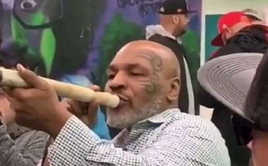Mike Tyson u teškoj kategoriji duvanja marihuane: Pušio ogroman joint na festu
