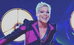 P!Nk pobjednica u očima svoje djece: Grammy nagrada za mamu