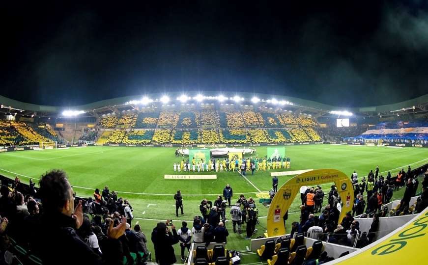 Nogomet i suze: Pogledajte kako su se navijači i igrači Nantesa oprostili od Sale