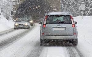 Upozorenje za vozače: Poledica i obustave saobraćaja preko planinskih prevoja