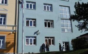 Zbog ranjavanja djevojke policajcu iz Drvara određen jednomjesečni pritvor