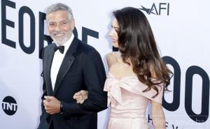 George Clooney uz kraljevsku porodicu: Mediji progone Meghan kao princezu Dianu