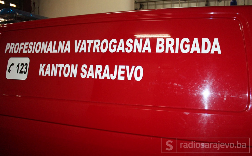 Požar u Sarajevu: Gorjela kuća, jedna osoba povrijeđena