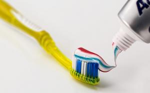 Pet vrsta fleka koje ćete najbolje ukloniti pastom za zube