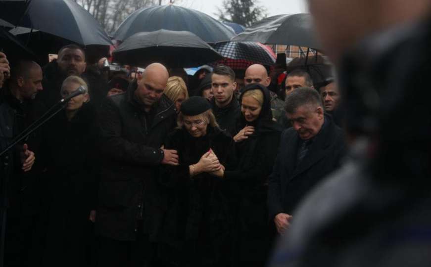 Potresan govor sina Šabana Šaulića: Moj otac danas nije otišao...