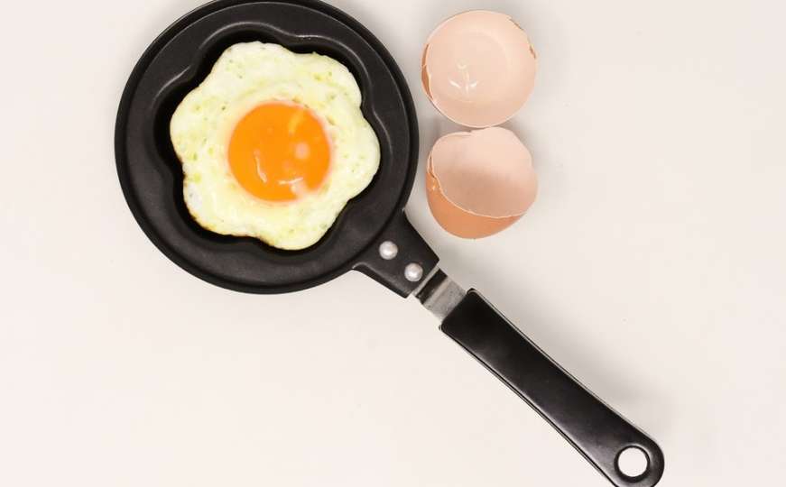 Pržena jaja su zdravija i ukusnija uz ovaj nevjerovatno jednostavan trik