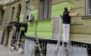 Nakon što je historijska zgrada u Sarajevu ofarbana u zeleno: Oglasili se i iz Općine
