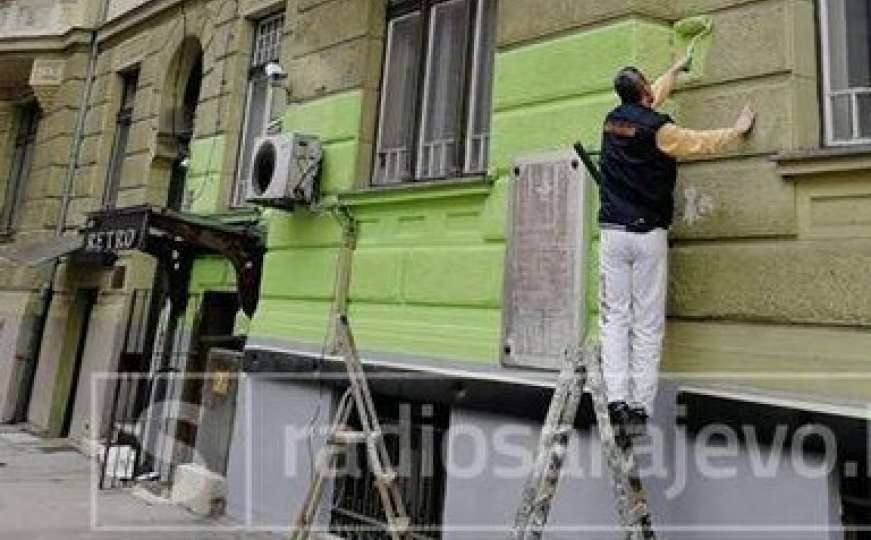 Nakon što je historijska zgrada u Sarajevu ofarbana u zeleno: Oglasili se i iz Općine