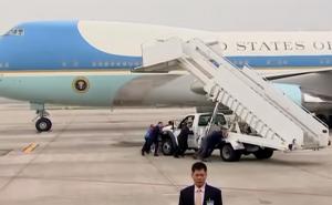 Donald Trump doživio neugodnost na aerodromu u Hanoju