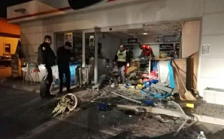 Hrvatska: Fudbaler se iz bizarnog razloga autom zabio u pumpu