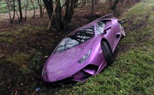 U Londonu pronađen napušteni Lamborghini vrijedan više od 600 hiljada KM