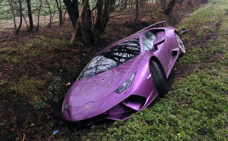 U Londonu pronađen napušteni Lamborghini vrijedan više od 600 hiljada KM