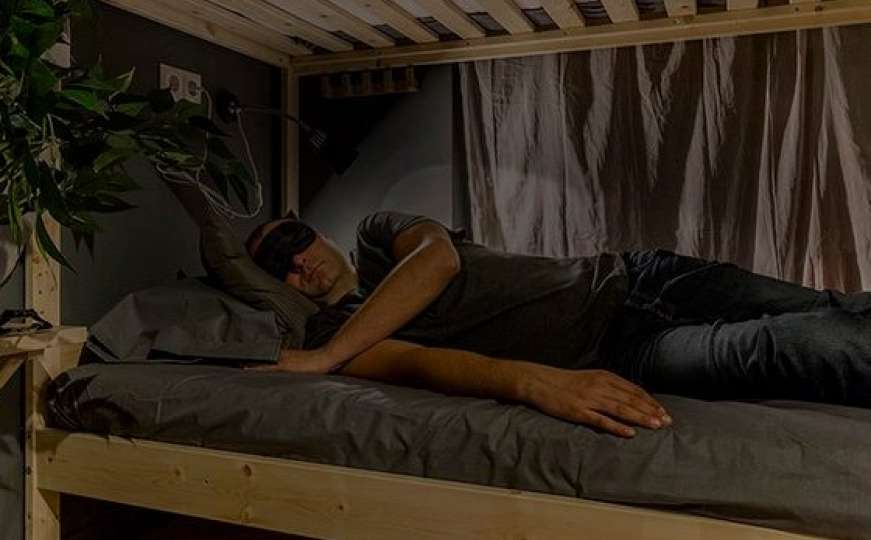Položaj u kojem muškarac spava otkriva šta želi u krevetu