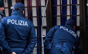 Italija: Pijana žena nakon što su je pokušali uhapsiti, izujedala policajca