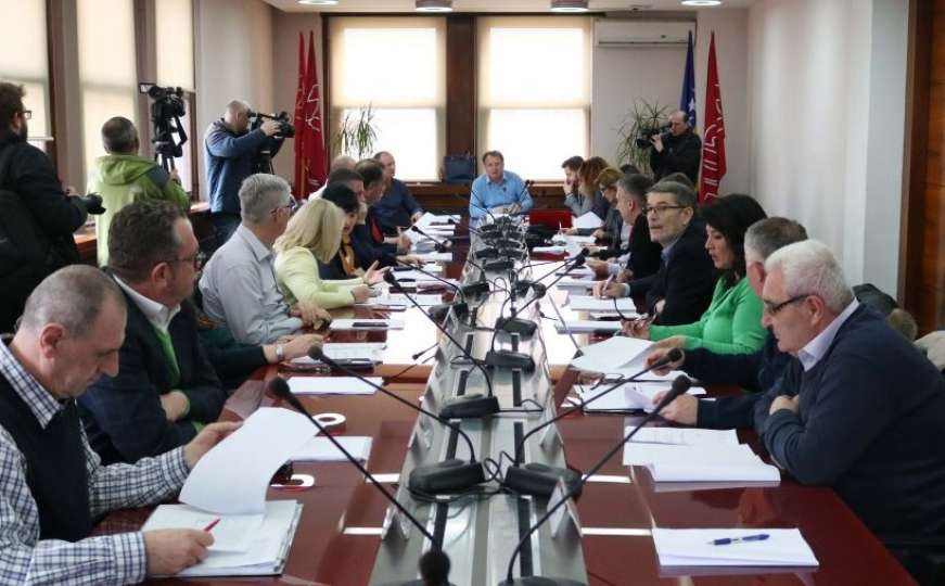 Predsjedništvo SDP-a: Glavnom odboru prepušteni Damir Nikšić i ulazak u vlast u TK