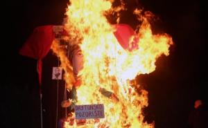 "Kriv je za mnogo toga": U Čapljini spalili Željka Komšića