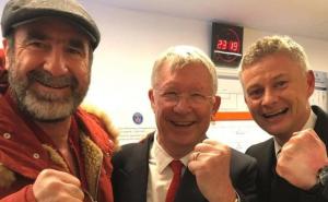 Fotografija koja dokazuje veličinu Manchester Uniteda