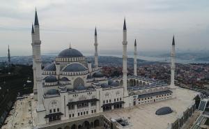Bosforska ljepotica: Uz noć Lejletu-r-regaib otvorena najveća džamija u Turskoj