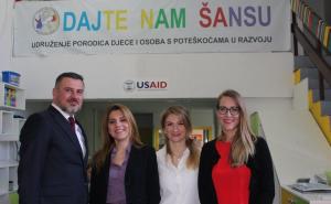 Sparkasse uručila donaciju Udruženju „Dajte nam šansu“