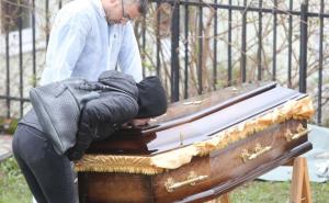 Potresne fotografije: Suzana se ponovo oprostila od sina Davida