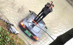 Nova blamaža za Teslu: Model S naglo ubrzao i završio u rijeci