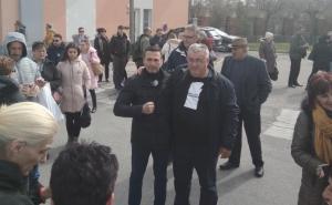 Muriz i danas stoji uz Davora: Otac Dženana Memića na Davidovoj sahrani