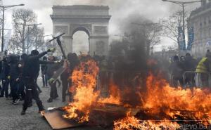 Pariz pod blokadom: Policija tvrdi "1.500 ljudi je posebno nasilno"