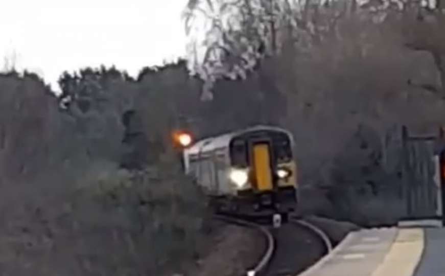 Da ne povjeruješ: Pogledajte zašto je zakasnio ovaj voz u Engleskoj