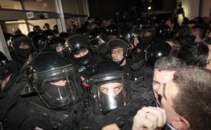 MUP Srbije: Procesuirati odgovorne za napad na policiju