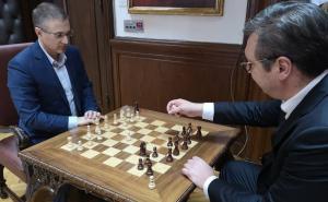 Protesti u Beogradu: Vučić i Stefanović "razbacili" partiju šaha