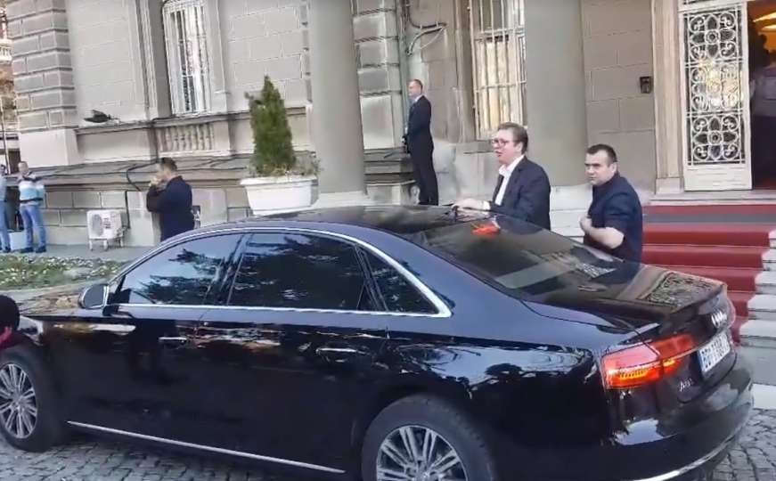 Vučić se verbalno sukobio s demonstrantima u Beogradu