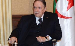 Dugogodišnji alžirski predsjednik odlučio predati vlast