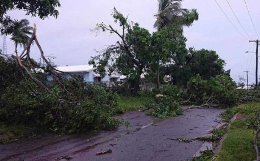 Australija: Evakuisano 2.000 ljudi, stiže oluja od 260 km/h 