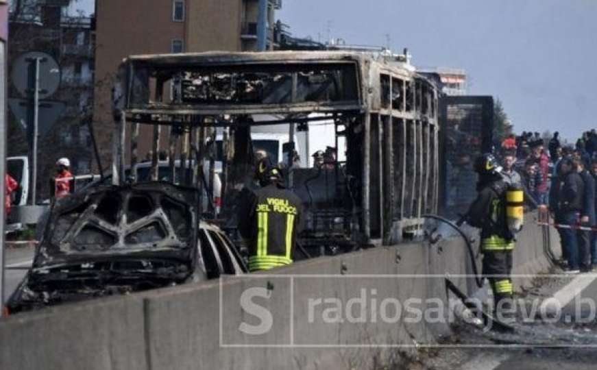 Drama u Italiji: Vozač zapalio autobus pun djece