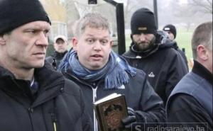 Desničar provocirao vjernike tokom džume i zapalio Kur'an pred Parlamentom Danske