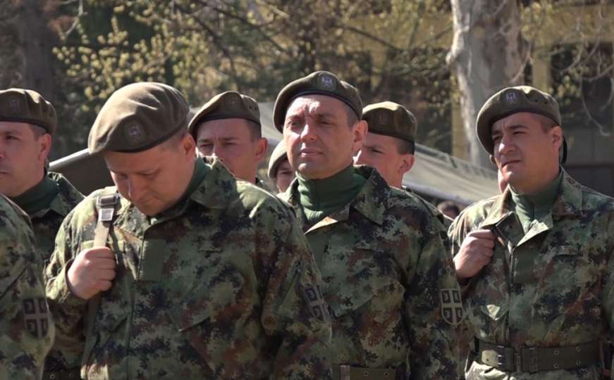 Vulin položio vojničku zakletvu: Pogledajte ministra odbrane Srbije u uniformi