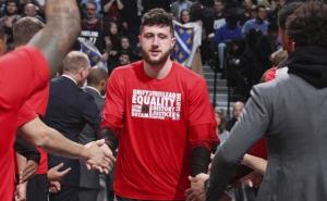 Jusuf Nurkić slomio nogu, igrači i navijači u šoku