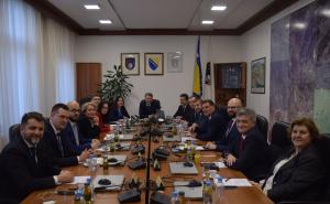 Vlada Kantona Sarajevo od sada na Facebooku: Pogledajte Fortinu poruku