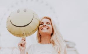 Trikovi koji učinkovito pomažu kod natečenih i podbuhlih očiju