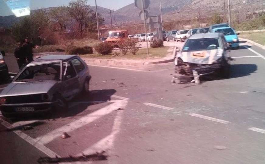 Težak udes na ulazu u Mostar, jedna osoba povrijeđena