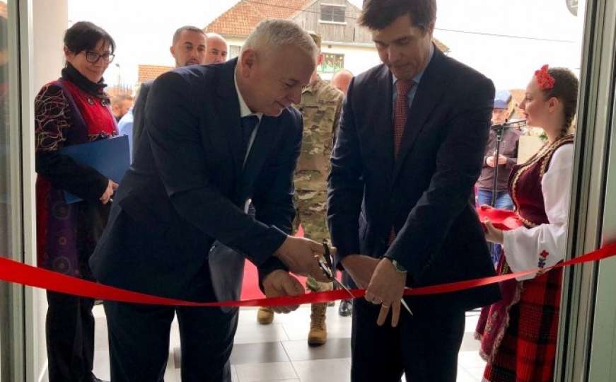 Ambasador SAD-a Nelson: Obnova škole predstavlja nastavak partnerstva