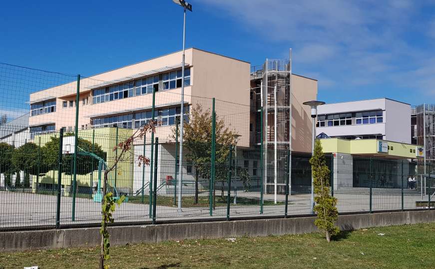 Dojava o bombi u Petoj gimnaziji na Dobrinji
