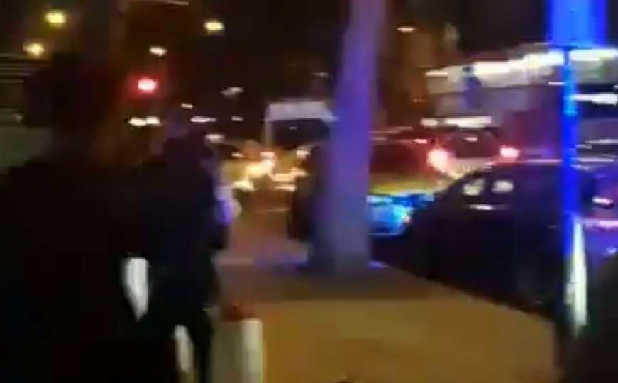 Blokirana džamija u centru Londona, muškarac ranjen nožem