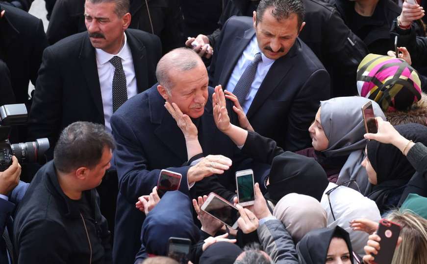 Lokalni izbori: Erdoganova stranka u vodstvu, borba s opozicijom za Ankaru